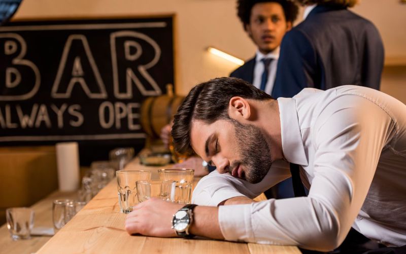 Waarom de één drinkt en de ander zuipt