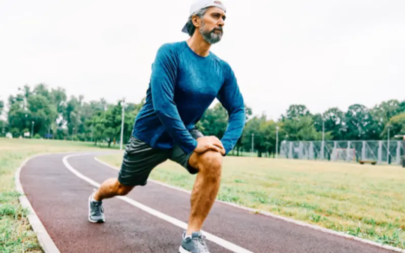 Man Op Atletiekbaan. Klaar Voor De Start