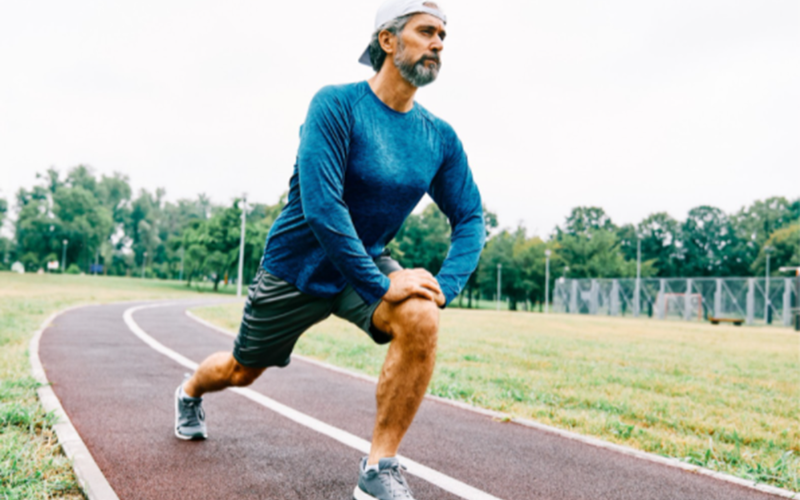 Man Op Atletiekbaan. Klaar Voor De Start